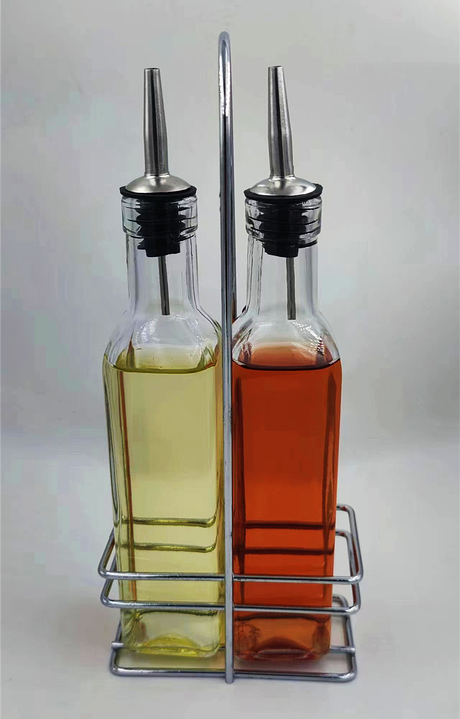 GLASS OIL AND VINEGAR CRUET SET