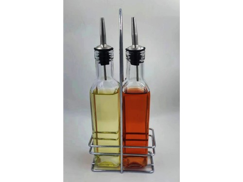 GLASS OIL AND VINEGAR CRUET SET